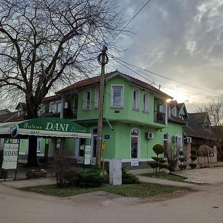 Eco Rural Tourism Association Skorenovac 호텔 외부 사진
